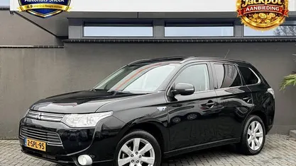 Zwart Occasion 2013 Mitsubishi Outlander Intense+ SUV | € 5.950 (Goede deal)