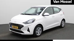 Wit Gebruikt 2023 Hyundai i10 Comfort Hatchback | € 18.400 (Eerlijke prijs)