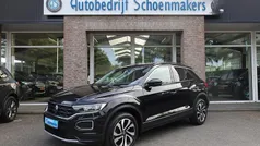 Zwart Gebruikt 2021 VW T-Roc Active SUV | € 20.940 (Eerlijke prijs)