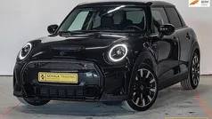Zwart Gebruikt 2024 Mini Cooper S Hatchback | € 34.950 (Goede deal)
