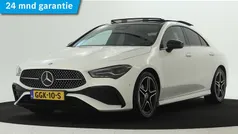 Wit Gebruikt 2024 Mercedes CLA180 AMG line Sedan | € 39.945 (Eerlijke prijs)