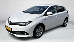 Wit Gebruikt 2018 Toyota Auris Hybrid Plus Hatchback | € 17.950 (Eerlijke prijs)
