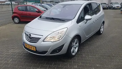 Grijs (metallic) Gebruikt 2010 Opel Meriva Cosmo MPV | € 3.499 (Eerlijke prijs)