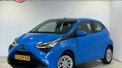 Blauw Gebruikt 2019 Toyota Aygo X-play Hatchback | € 9.440 (Goede deal)