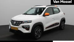 Wit Gebruikt 2022 Dacia Spring Comfort Plus Hatchback | € 11.900 (Eerlijke prijs)