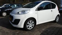 Wit Gebruikt 2012 Peugeot 107 Access Hatchback | € 2.295 (Eerlijke prijs)