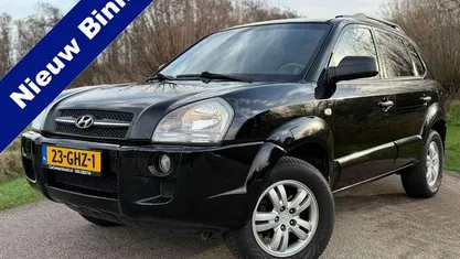 Zwart Gebruikt 2008 Hyundai Tucson Dynamiq SUV | € 3.950 (Eerlijke prijs)