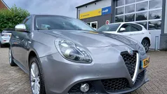 Grijs Gebruikt 2017 Alfa Romeo Giulietta Hatchback | € 12.995 (Eerlijke prijs)