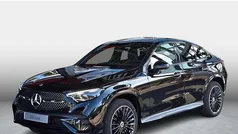 Zwart, metallic lak Nieuw 2025 Mercedes GLC400d AMG line Coupé | € 85.475 (Eerlijke prijs)
