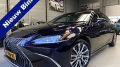 Blauw Gebruikt 2021 Lexus ES300H Business Edition Sedan | € 35.950 (Eerlijke prijs)