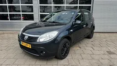 Gebruikt 2010 Dacia Sandero Lauréate Hatchback | € 2.199 (Eerlijke prijs)
