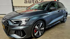 Grijs, metallic lak Gebruikt 2024 Audi A3 Sportback e-tron Competition Sedan | € 38.450 (Eerlijke prijs)