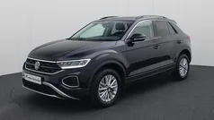 Zwart Gebruikt 2025 VW T-Roc Life SUV | € 29.880 (Eerlijke prijs)