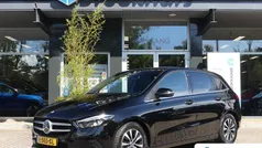 Zwart Gebruikt 2021 Mercedes B180 Business MPV | € 26.095 (Eerlijke prijs)