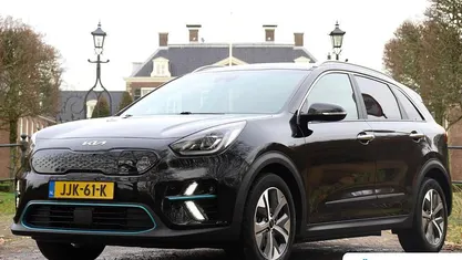 Zwart Occasion 2022 Kia e-Niro SUV | € 25.895 (Eerlijke prijs)