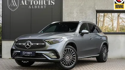 Grijs Gebruikt 2023 Mercedes GLC300e AMG SUV | € 58.950 (Goede deal)