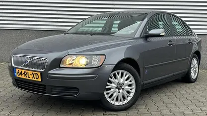 Occasion Volvo S40 Momentum 125 PK (91 kW) 2005 Grijs Sedan