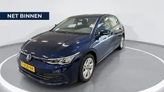 Blauw Gebruikt 2023 VW Golf VIII Life Hatchback | € 25.740 (Eerlijke prijs)