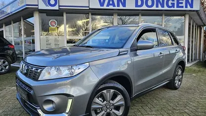 Grijs Gebruikt 2019 Suzuki Vitara SUV | € 17.395 (Eerlijke prijs)