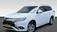 Wit, metallic lak Gebruikt 2020 Mitsubishi Outlander SUV | € 19.930 (Goede deal)