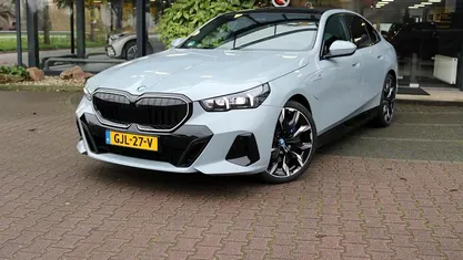 Occasion BMW 550e M Sport 313 PK (230 kW) 2024 Grijs Sedan