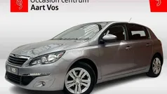 Grijs, metallic lak Gebruikt 2017 Peugeot 308 Hatchback | € 8.495 (Eerlijke prijs)