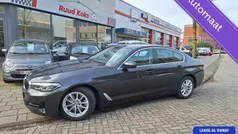 Grijs, metallic lak Gebruikt 2021 BMW 520 Executive Sedan | € 32.950 (Super prijs)
