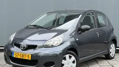 Grijs Gebruikt 2011 Toyota Aygo Cool Hatchback | € 3.999 (Eerlijke prijs)