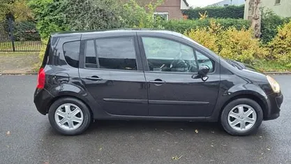 Zwart (metallic) Occasion 2008 Renault Modus Dynamique MPV | € 2.750 (Eerlijke prijs)