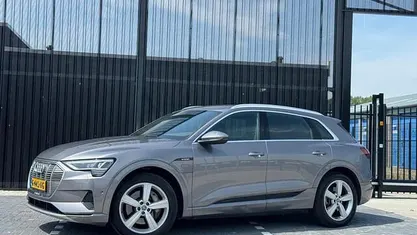 Grijs Occasion 2019 Audi e-tron Advanced Plus SUV | € 25.990 (Goede deal)