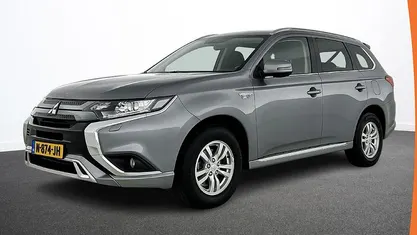 Gebruikt 2021 Mitsubishi Outlander P-HEV SUV | € 19.890 (Super prijs)