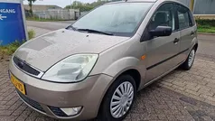 Grijs Gebruikt 2003 Ford Fiesta Ghia Hatchback | € 1.049 (Eerlijke prijs)