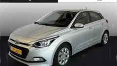 Grijs metallic Gebruikt 2018 Hyundai i20 Comfort Hatchback | € 13.950 (Eerlijke prijs)