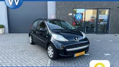 Zwart Gebruikt 2011 Peugeot 107 Hatchback | € 3.750 (Eerlijke prijs)