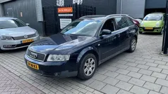 Blauw, metallic lak Gebruikt 2002 Audi A4 Exclusive Stationwagen | € 999 (Goede deal)