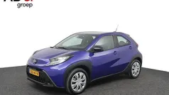 Blauw Gebruikt 2024 Toyota Aygo Play Hatchback | € 17.450 (Eerlijke prijs)