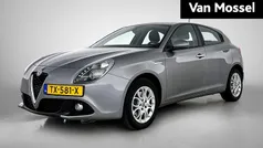 Grijs Gebruikt 2017 Alfa Romeo Giulietta Super Hatchback | € 13.240 (Eerlijke prijs)