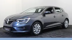 Grijs Gebruikt 2022 Renault Mégane IV Business Hatchback | € 19.999 (Eerlijke prijs)