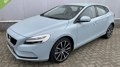 Occasion 2016 Volvo V40 Momentum Hatchback | € 13.885 (Eerlijke prijs)