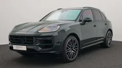 Groen, metallic lak Gebruikt 2024 Porsche Cayenne Turbo E-Hybrid SUV | € 219.750 (Goede deal)