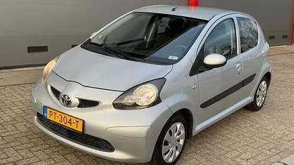 Occasion Toyota Aygo 68 PK (50 kW) 2008 Grijs Hatchback