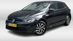 Zwart Gebruikt 2023 VW Polo Life Hatchback | € 19.450 (Eerlijke prijs)