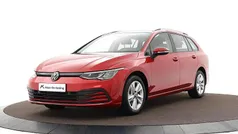 Rood Gebruikt 2023 VW Golf VIII Life Stationwagen | € 24.840 (Eerlijke prijs)