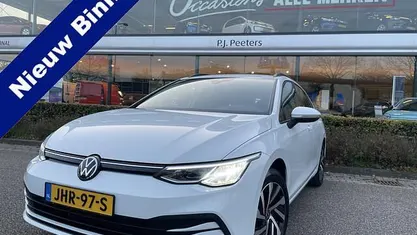 Occasion 2023 VW Golf VIII Business Stationwagen | € 29.150 (Eerlijke prijs)