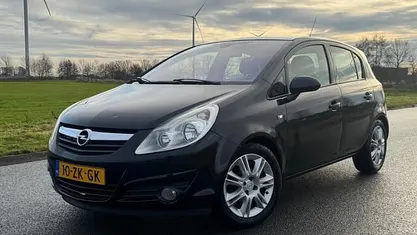 Gebruikt 2008 Opel Corsa Cosmo Hatchback | € 1.489 (Eerlijke prijs)