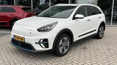 (swp) snow white pearl p Gebruikt 2022 Kia e-Niro SUV | € 29.945 (Eerlijke prijs)