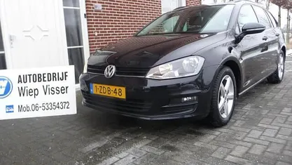Zwart (metallic) Occasion 2014 VW Golf VII Trendline Stationwagen | € 6.795 (Eerlijke prijs)