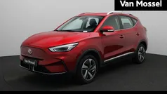 Rood Gebruikt 2023 MG ZS Comfort Sedan | € 19.900 (Eerlijke prijs)