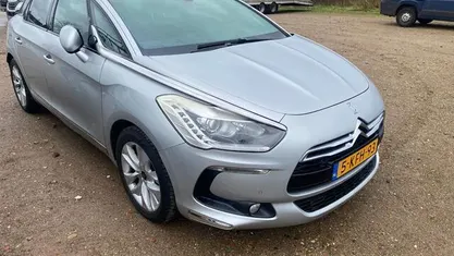 Grijs Occasion 2013 Citroën DS5 Business Class Hatchback | € 5.999 (Super prijs)