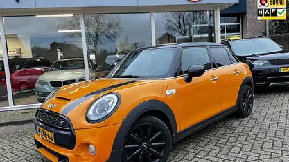 Oranje Gebruikt 2015 Mini Cooper S Hatchback | € 13.900 (Eerlijke prijs)